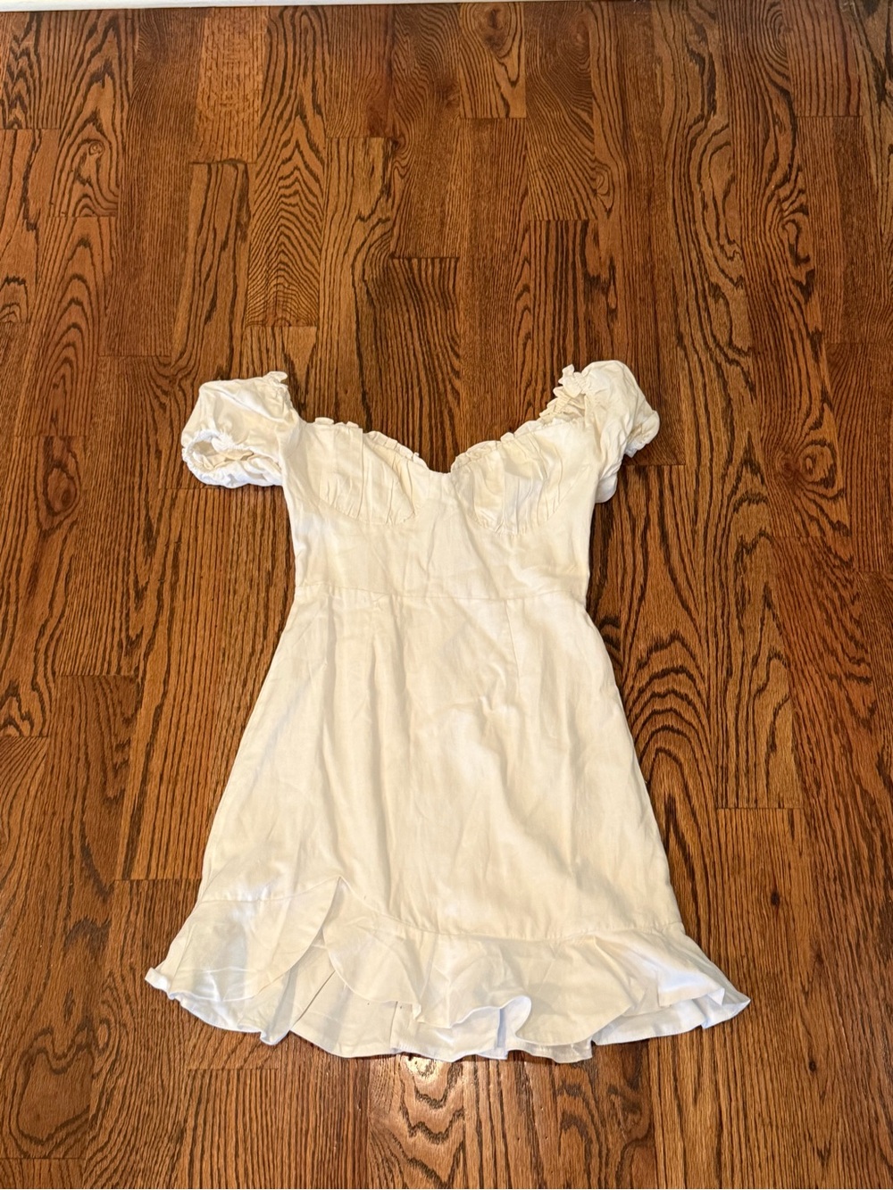Selfie Leslie White Ruffle-Hem Casual Dress